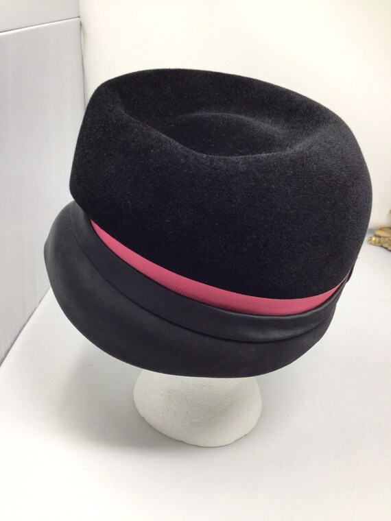 Vintage Black/ Pink Velvet and Satin Cloche Hat - image 3