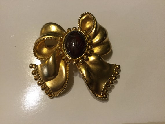 Erwin Pearl Gold tone Bow Brooch