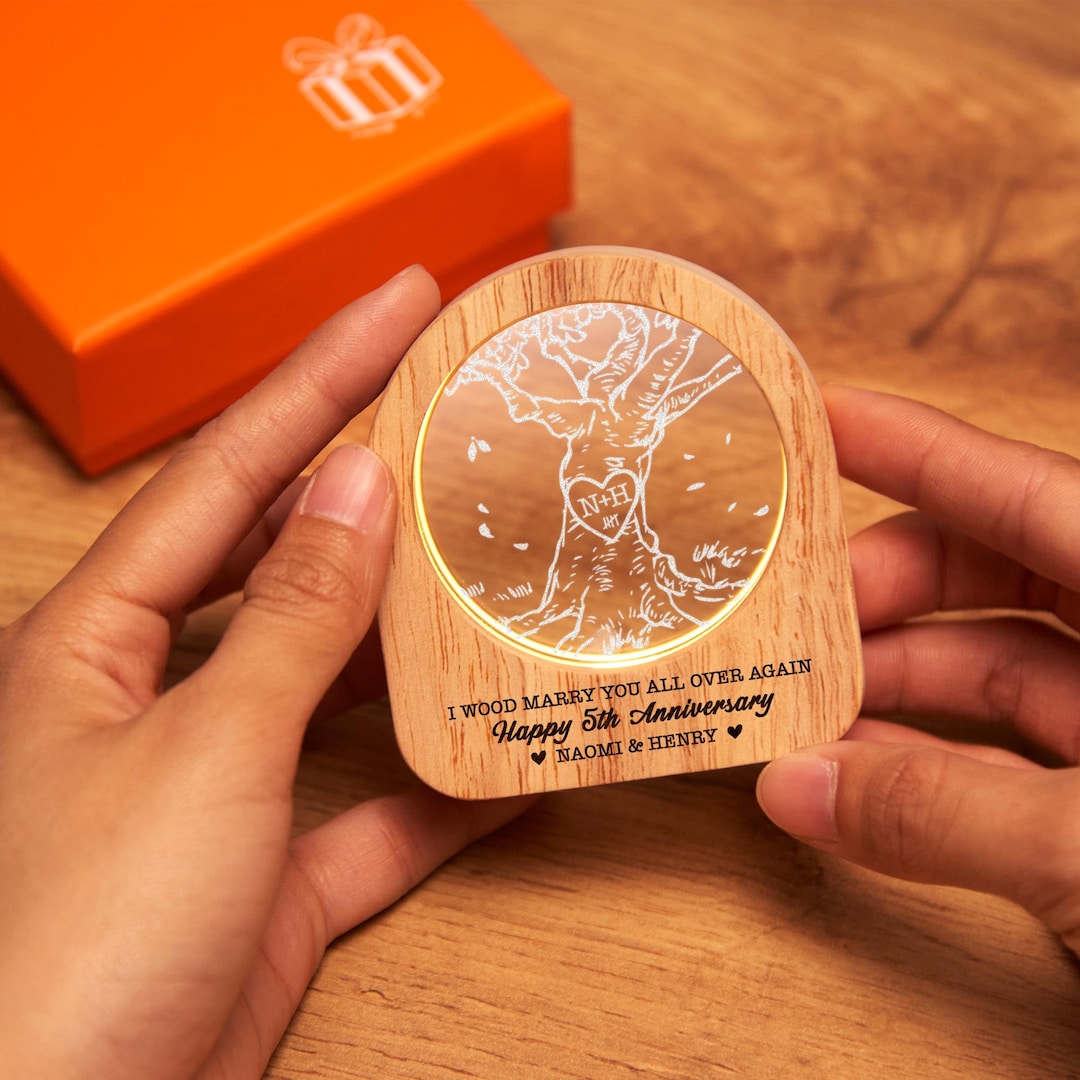 Custom 5th Anniversary Night Light, Personalized Couple Wood ...