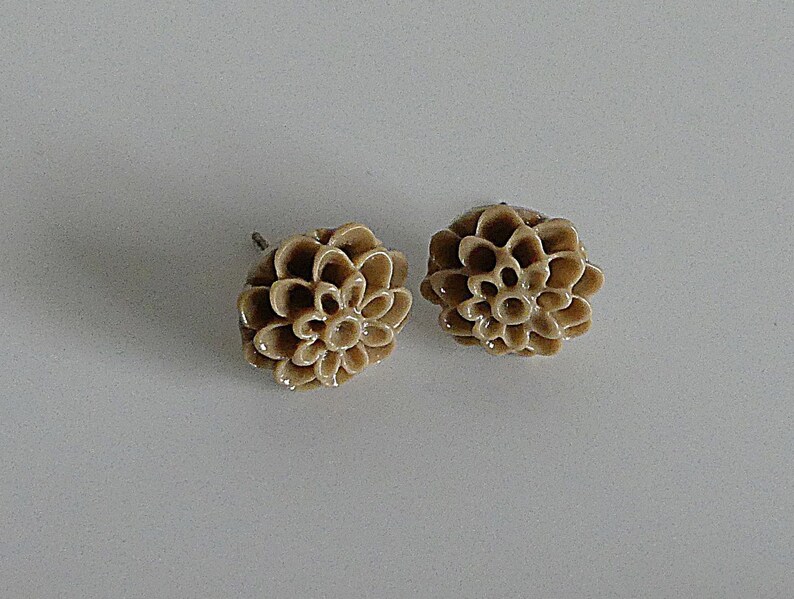 mocca dahlia resin Earrings souvenirs gift flower earrings chrysanthemum antique style coffee brown bronze stud earrings earrings
