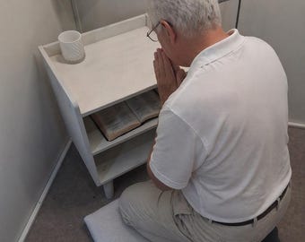 Cojín acolchado para arrodillarse en oración: Alfombra de oración firme, duradera y portátil.