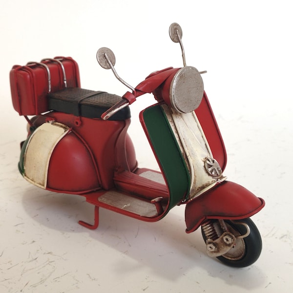 ITALIAN VESPA Decoration / Scooter Metal Model / Old Vespa Model / Vintage Metal Toy / Collectors Item / Gift Idea