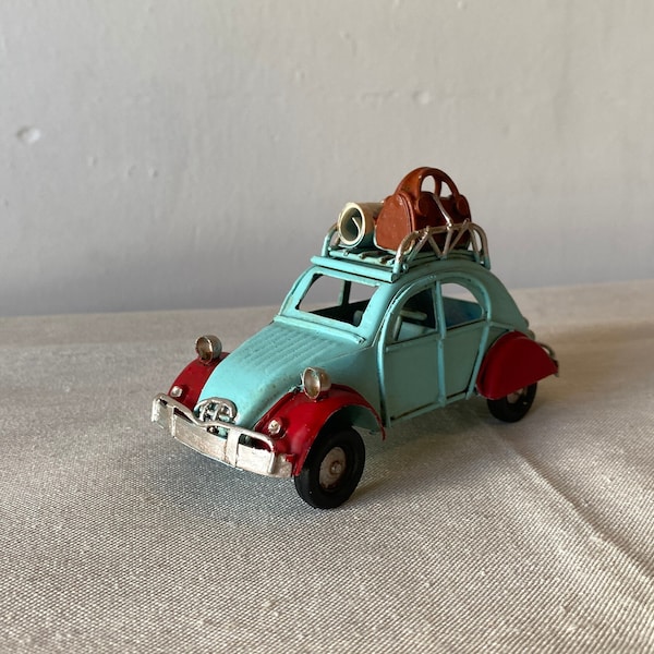 RETRO CAR Decoration / Automobile Model / Vintage Metal Toy / Classic Collectors Item / Gift Idea