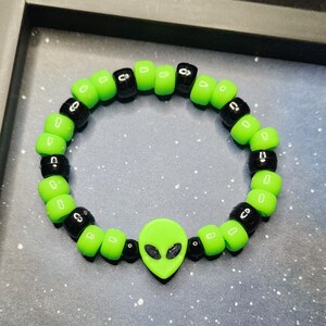 Alien Kandi Rave Armband