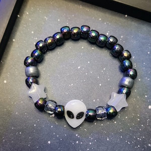 Alien Glow Kandi Armband