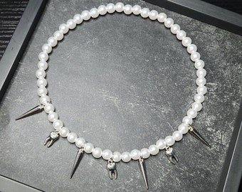 Tooth and Nail Spike Choker