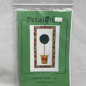 Petal Play Christmas Topiary Joan Shay-quiltpatroon 125 stoffen 21 x 42