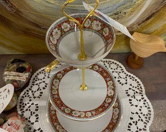 Cake stand made from a rare find "Floral"