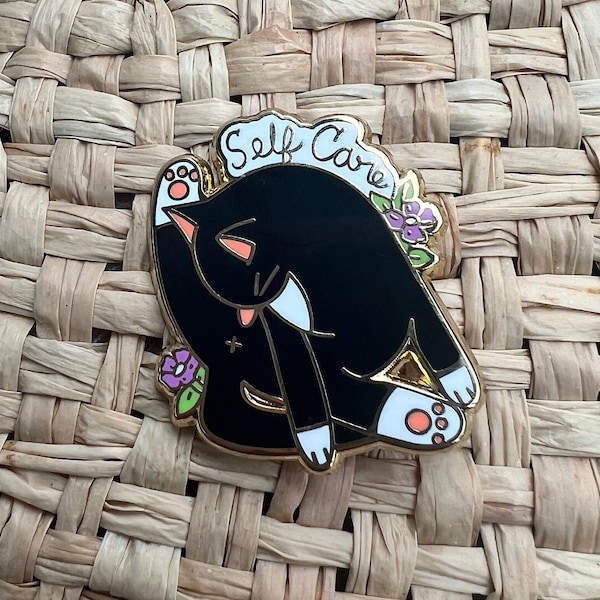 Tuxedo Cat Grooming Hard Enamel Pin | Cute Kawaii Kitten |  Butterfly clutch Lapel