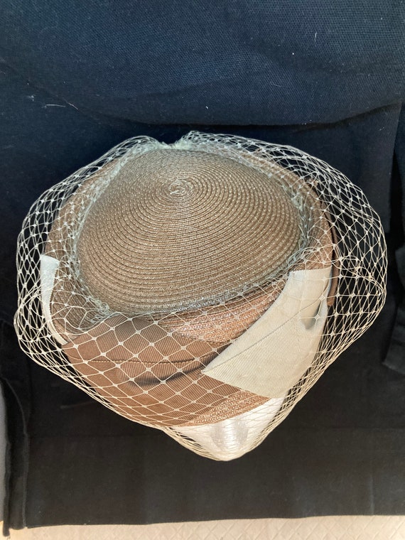 Vintage 50s Pillbox Straw Hat with Blusher Veil [… - image 4