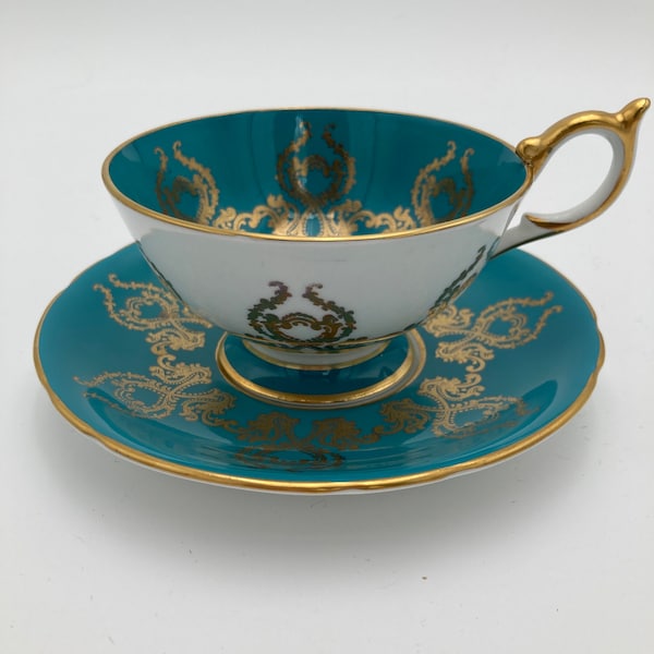 Vintage 1950s Aynsley Bone China Teacup & Saucer with Gold Trim [beesme]