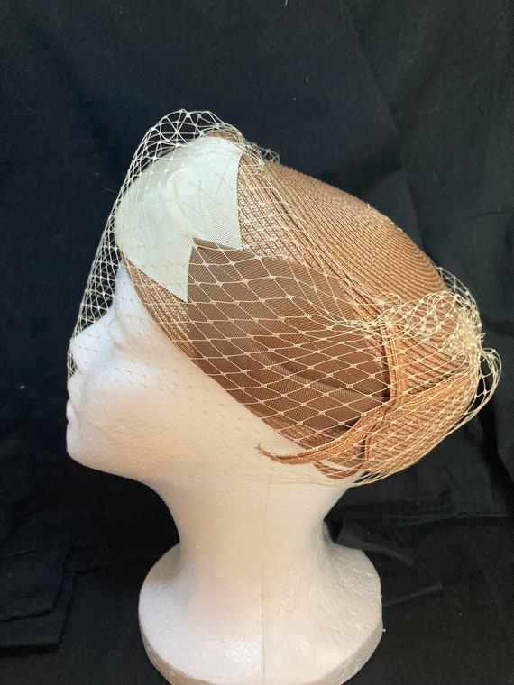 Vintage 50s Pillbox Straw Hat with Blusher Veil [… - image 2