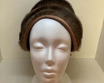 Vintage Mr John Wool & Fur Woman’s Hat VTG Mr John Fabulous Furs New York Paris Womens Fur Pillbox  main image 4