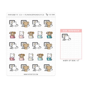Może przedstawiać: Arkusz naklejek z 20 ilustracjami niedźwiedzi i królików korzystających z komputerów. Naklejki są ułożone w siatkę 5 wierszy i 4 kolumn. Naklejki są wydrukowane na białym papierze z jasnoszarym tłem. Tekst "PAPERBITS CO x PLANNERMONKEYCO" i "BC-104M" jest wydrukowany u góry arkusza. Tekst "WWW.PAPERBITSCO.COM" jest wydrukowany u dołu arkusza. Osobny biały prostokąt z tekstem "odniesienie rozmiaru" i "szerokość pudełka: 1,5" jest pokazany po prawej stronie arkusza naklejek.