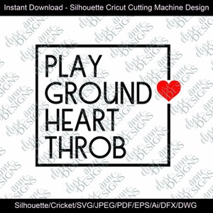 Op de afbeelding: Zwart-witte tekstafbeelding met een rood hart. De tekst luidt "PLAYGROUND HEART THROB".