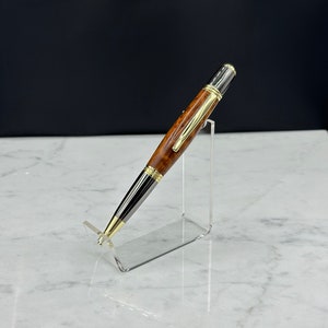 Penna Manhattan in titanio nero/oro realizzata in radica di Thuya