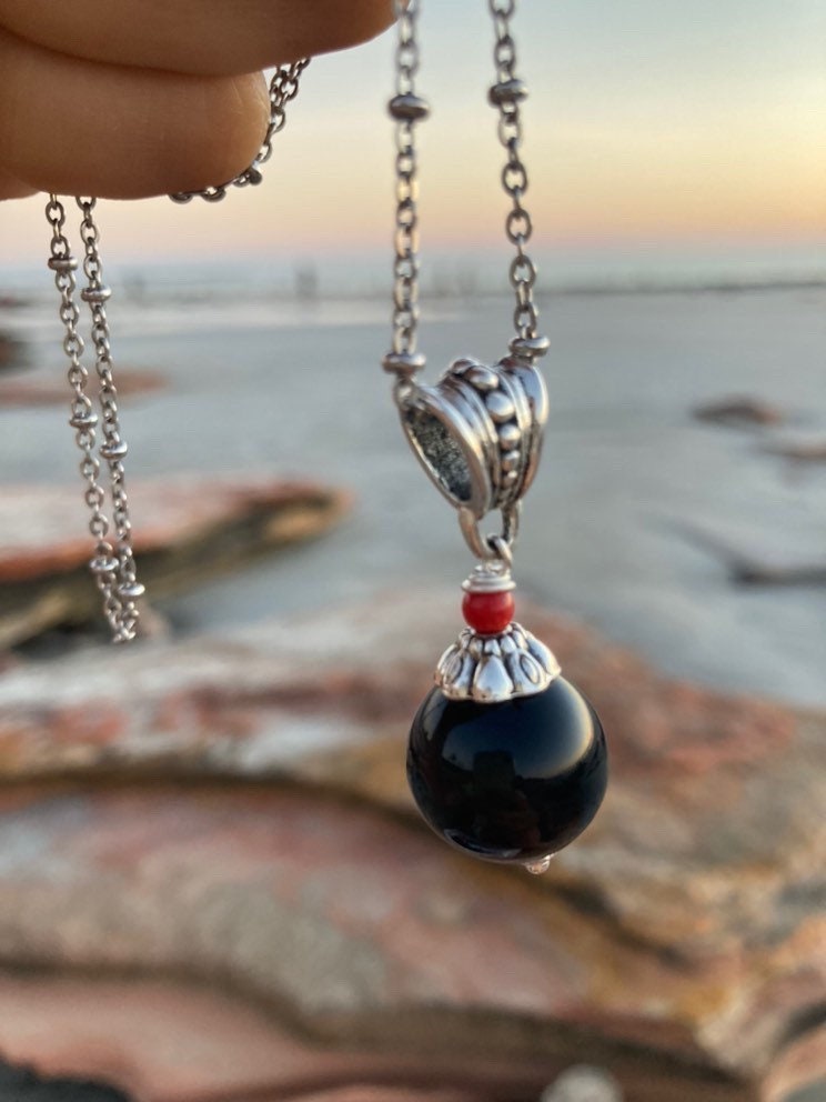 Orecchini con coccu, onice nero - Gioielli - Orecchini - di Sardegn... | su