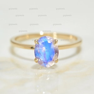 Oval Cut Rainbow Moonstone Ring, 14k Gold Moonstone Ring, Solitaire Oval Moonstone Ring, Blue Moonstone Engagement Ring, Valentine Day Gift