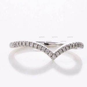 Minimalist 14K Gold Diamond Wedding Ring, V Shaped Band, V Wedding Band, Curved Wedding Band, V Shape Ring, V Diamond Ring, Stacking Ring