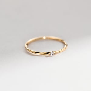 Minimalist Twist Shiny Moissanite Ring Round Cut Moissanite 10K Solid Gold Ring, Solitaire Round Cut Moissanite Sterling Silver Ring for Her