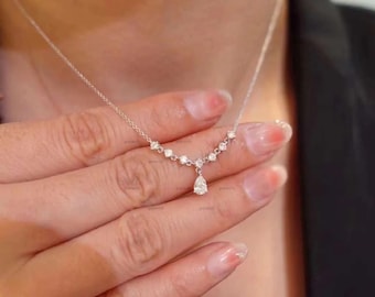 Collar de moissanita en forma de lágrima en oro, colgante de gota de agua de moda, collar de plata de ley, joyería minimalista, regalo perfecto para el Día de San Valentín.