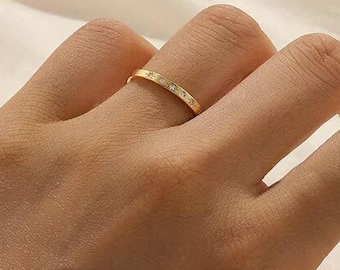 Anello eternity classico con sole e stella in oro massiccio 14 carati con moissanite rotonda, delicato anello pavé celeste per anniversario, regalo speciale per lei