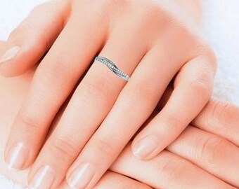 Anello a mezza eternità incrociato in oro 14 carati con moissanite, fede nuziale minimalista, anello impilabile, anello per anniversario, anello di fidanzamento, regalo per lei