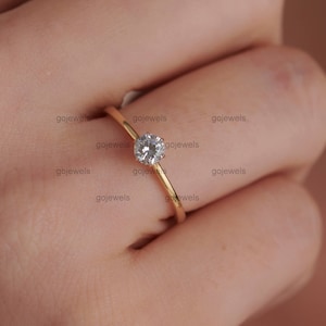 14K Gold Moissanite Collar Round Solitaire Ring, Delicate Diamond Wedding Ring, Minimalist Ring, Anniversary Gift, Elegant Sparkle Ring