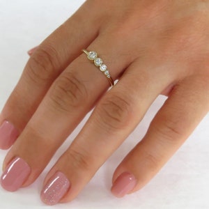 Minimalist Gold Moissanite Wedding Ring, Dainty Five Stone Diamond Ring, Delicate Diamond Band, Bezel Diamond Ring, A Perfect Wedding Ring