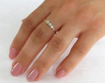 Minimalist Gold Moissanite Wedding Ring, Dainty Five Stone Diamond Ring, Delicate Diamond Band, Bezel Diamond Ring, A Perfect Wedding Ring