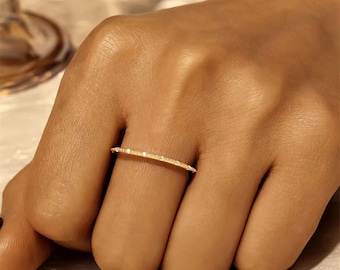 Anello eternity in oro massiccio 14 carati con moissanite, fede nuziale minimalista impilabile, anello di promessa delicato, anello di anniversario, sottile fede in oro, regalo per lei
