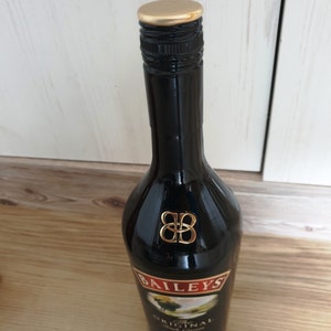 Bottle of liquor bottle Baileys bottle with lid 0.7l empty for crafting - Upcycling, Recycling