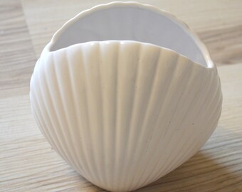 Vase shell shape ceramic vintage 70s