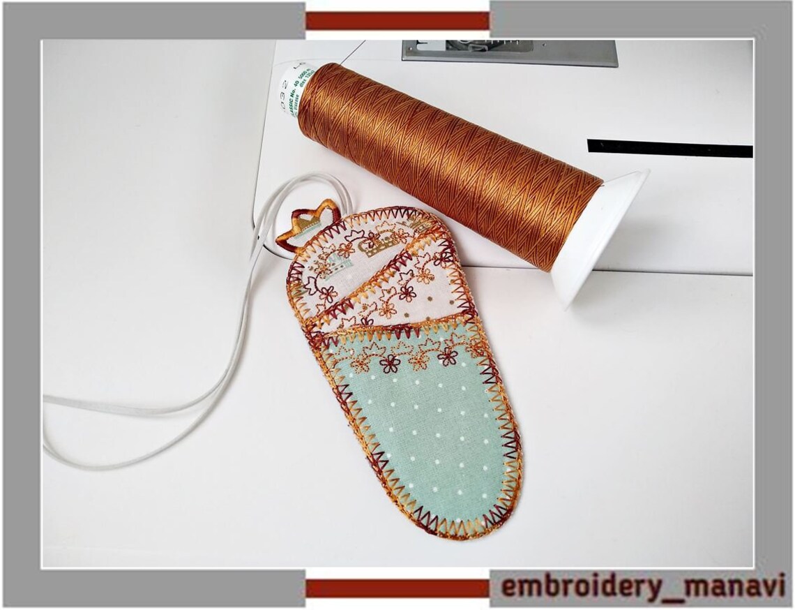 Scissors Case two pockets 556x556 In the Hoop Design Etsy