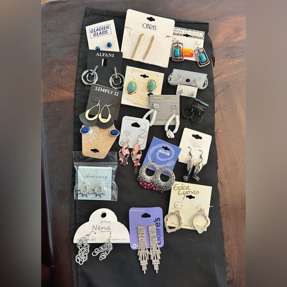 Earring Bundle NWT Deadstock (18) - image 1