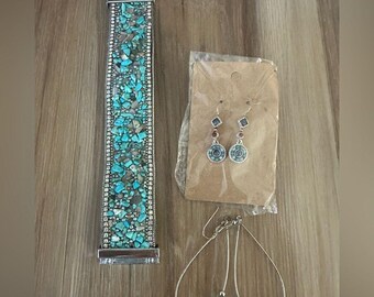 Bracciale Boho con orecchini e scaglie di turchese