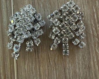 Stunning Vintage 1950\'s Ornate Brassy Tone Blue Rhinestone Bouquet Scarf Clip 2\