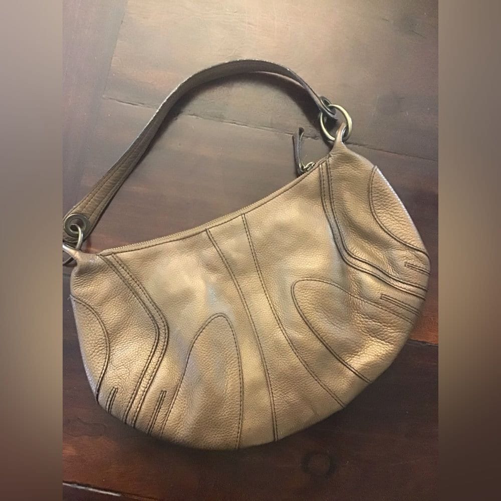 2000s banana republic sling bag khaki
