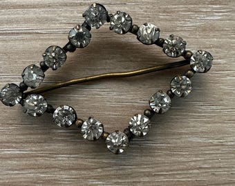 Hebilla de cinturón vintage con pedrería. / Clip para bufanda