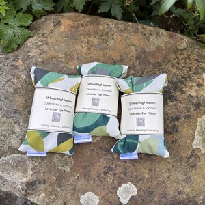 lavender eye pillow green spruce leaf fabric, filled with flax seeds to gently caress the contours of your face with light pressure, blocking out the light, relieving the days stress, soothing and calming the muscles around the eyes.