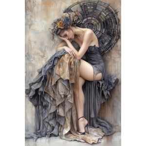 Può includere: Un dipinto artistico raffigura una donna in un abito grigio scuro, seduta con la testa appoggiata al braccio. L'abito si sviluppa in tessuto a strati nelle tonalità del grigio e del beige. Un elemento circolare in stile industriale è dietro di lei e indossa tacchi alti neri.