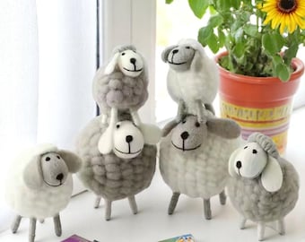 Adorno de oveja de fieltro: decoración para el hogar hecha a mano en lana