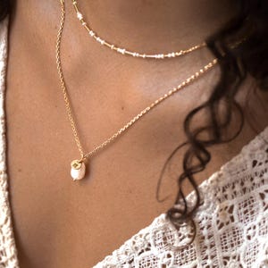 Perlenkette als Hochzeits- und Brautschmuck, personalisierbarer Schmuck, Hochzeit Halsketten mit Charms