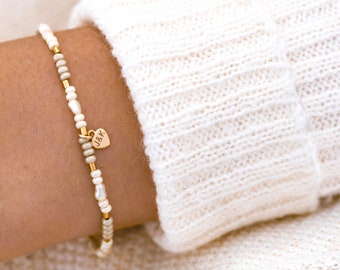 Perlenarmband personalisiert beige | Geschenk zu Ostern | Vevique Jewelry