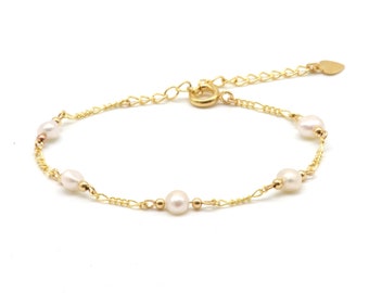 Gold-plated bracelet with 5 freshwater pearls / Mother's Day gift