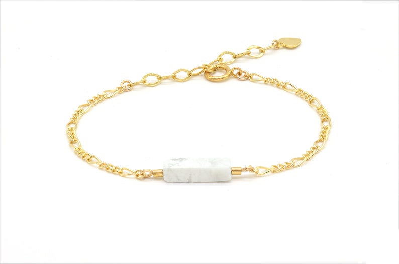 Bracelet with marble pearl, gold-plated Figaro chain and optional personalization / engraving / Mother's Day gift image 1