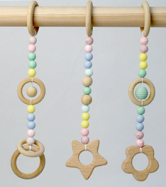 hanging baby gym toys
