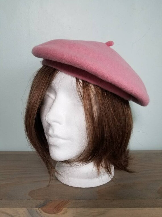 Classic and sweet. Beautiful pink wool beret. Oui,