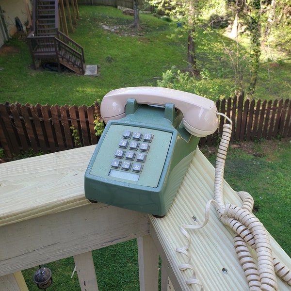 Vintage Bell Systems Western Electric Green Telephone 2500MMG