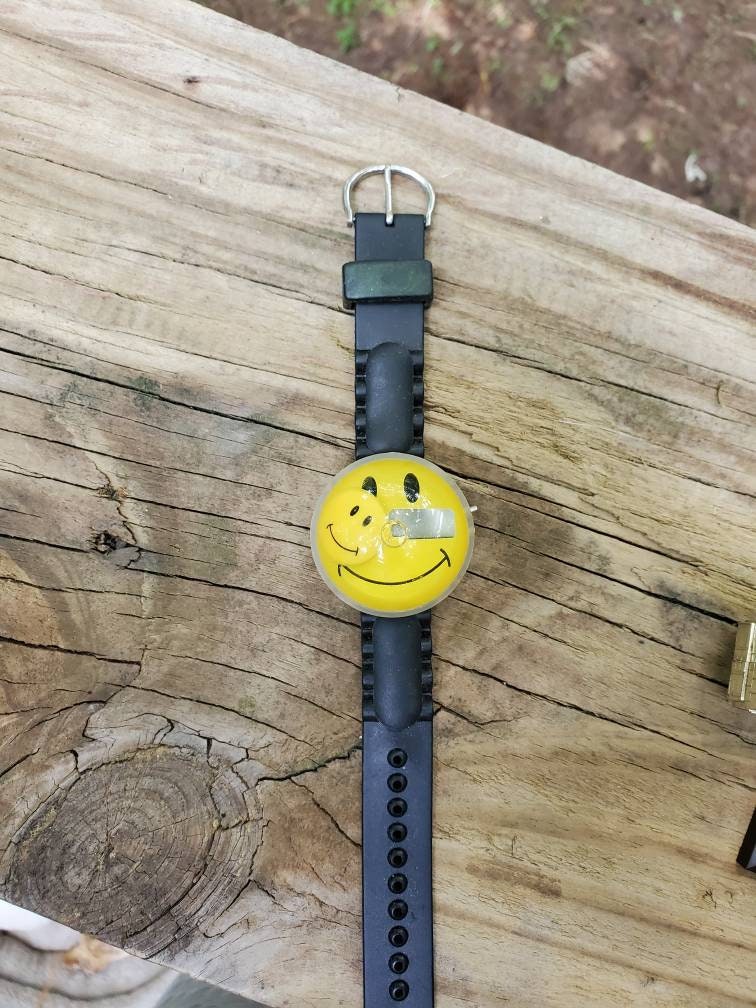 Vintage smiley cheap face watch
